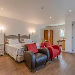 Charming Residence & Guest House Dom Manuel I Adults Only