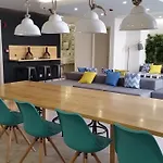 Topcity Hostel & Suites