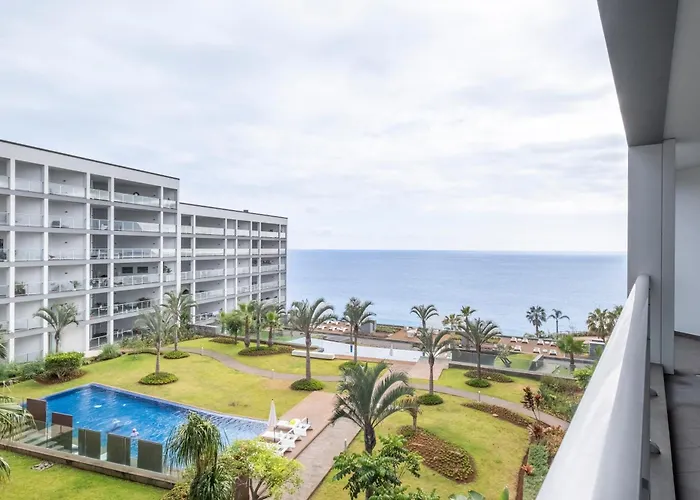 Lux Flat, Sea View, Ac, 3 Pools And Gym