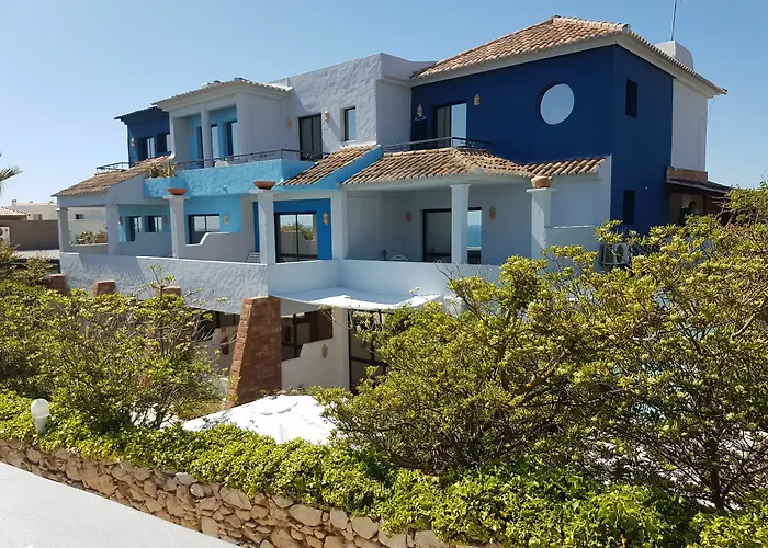 Valmar Villas - Happy Holidays (Adults Only)