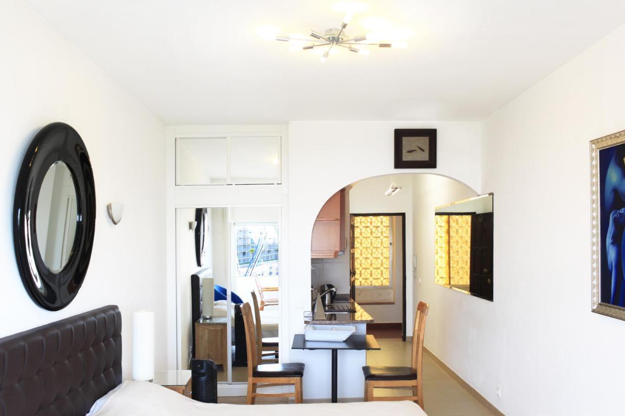 Main Avenue With Marina View Balcony * Lagos