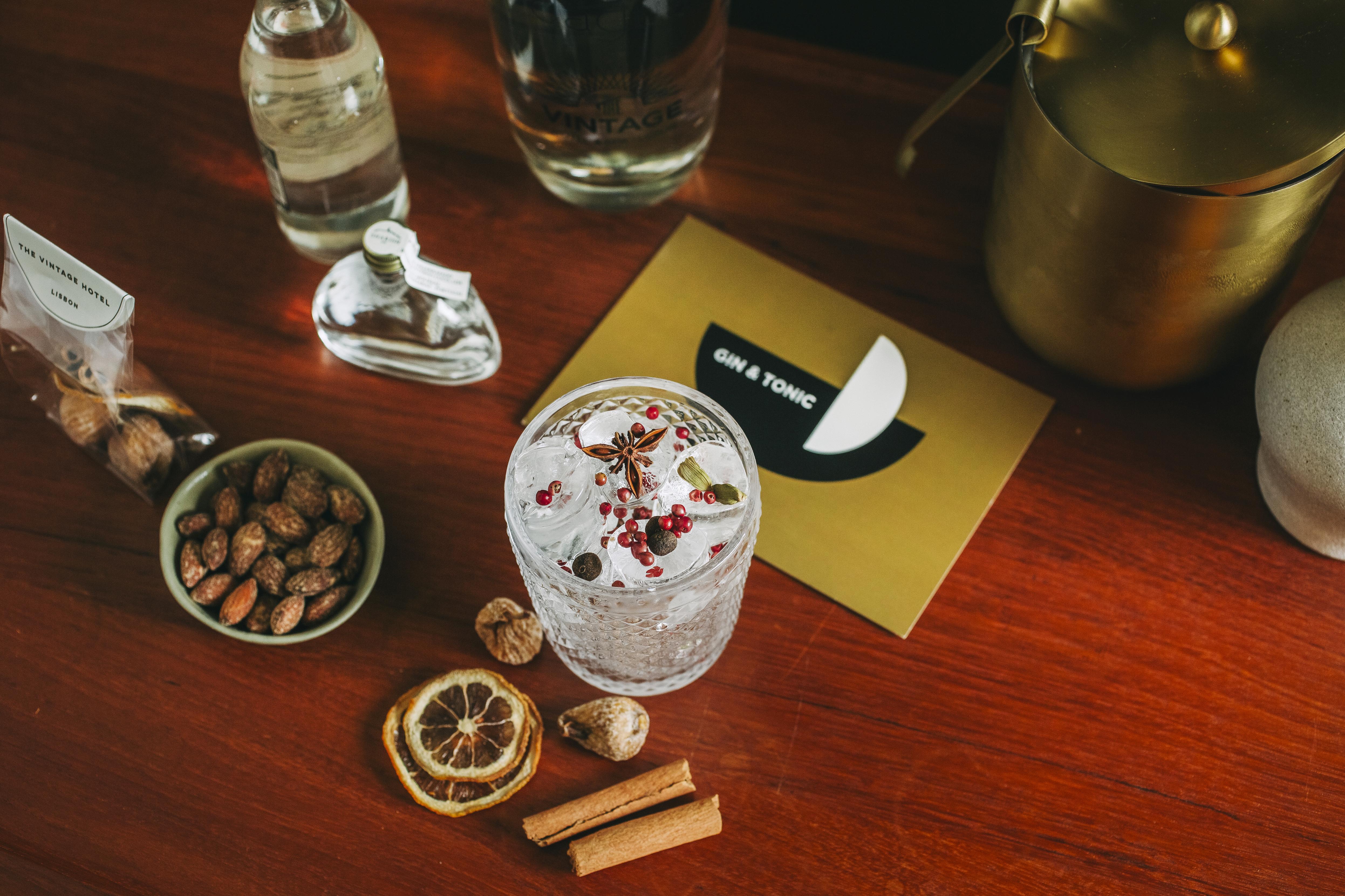 The Vintage & 5*