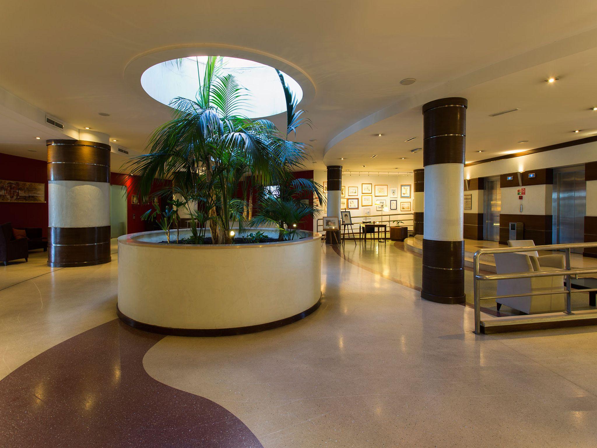Hotel Solplay De Linda-a-Velha