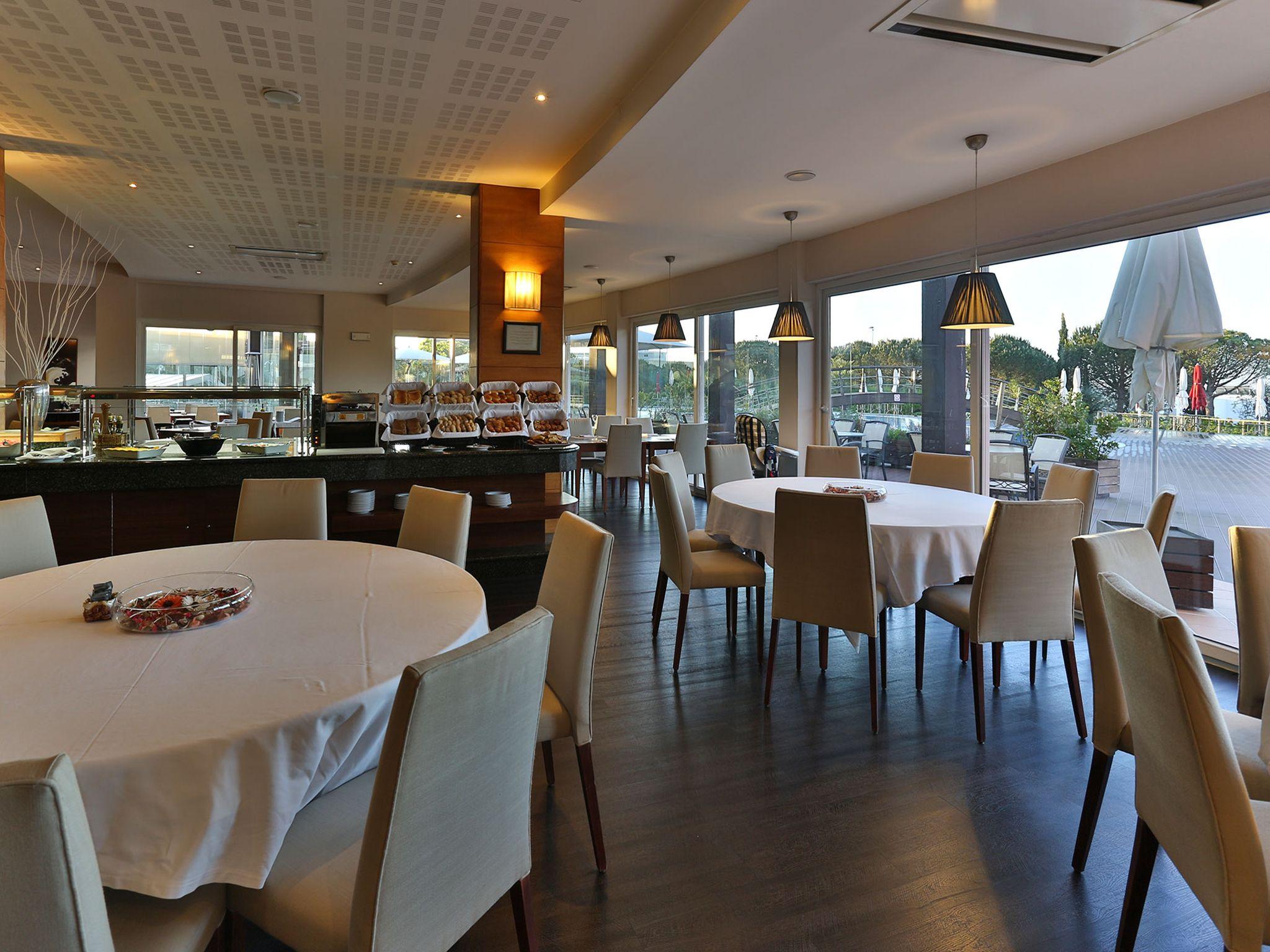 Hotel Solplay De Linda-a-Velha