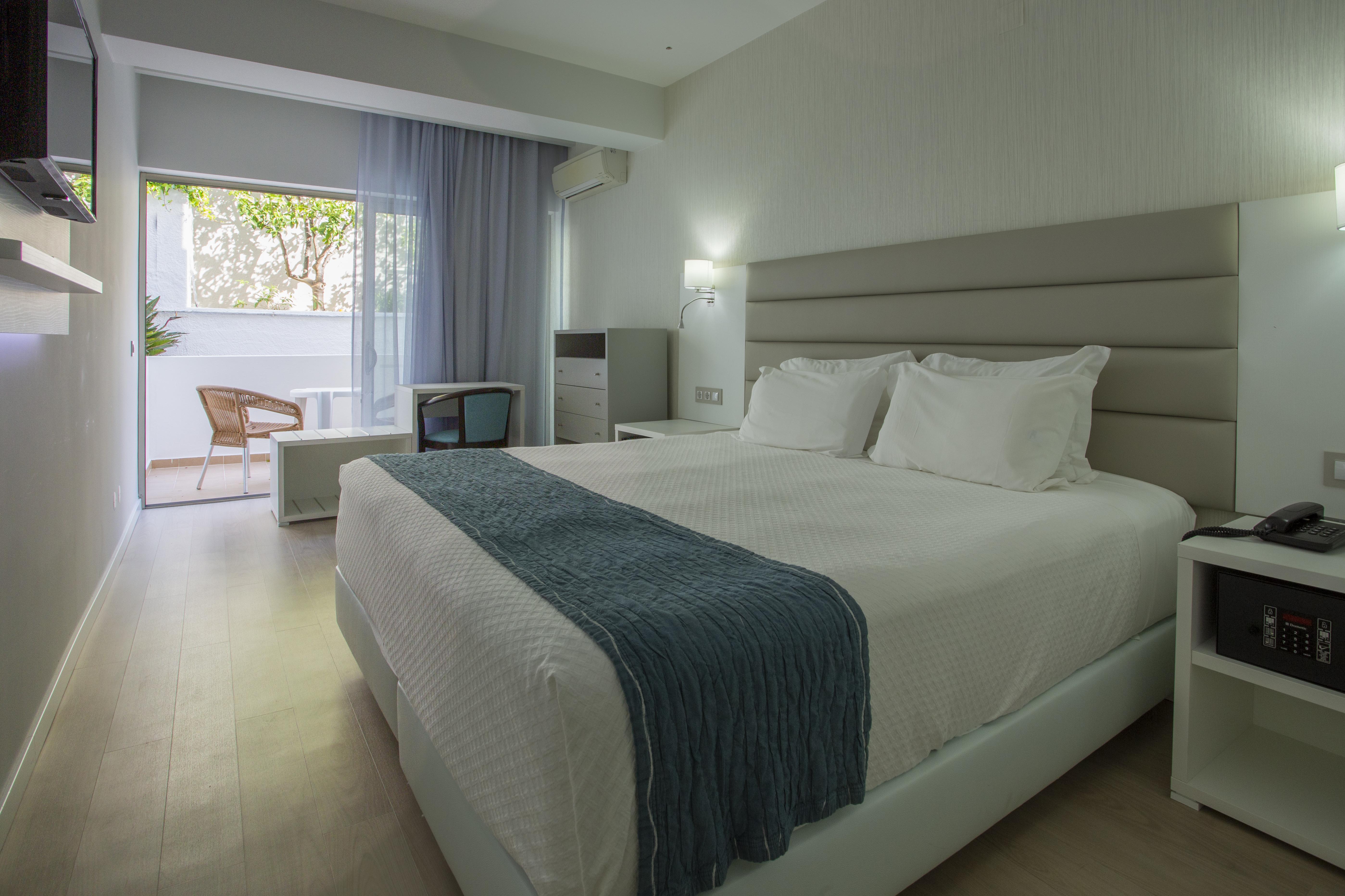 Hotel Carvi 3*