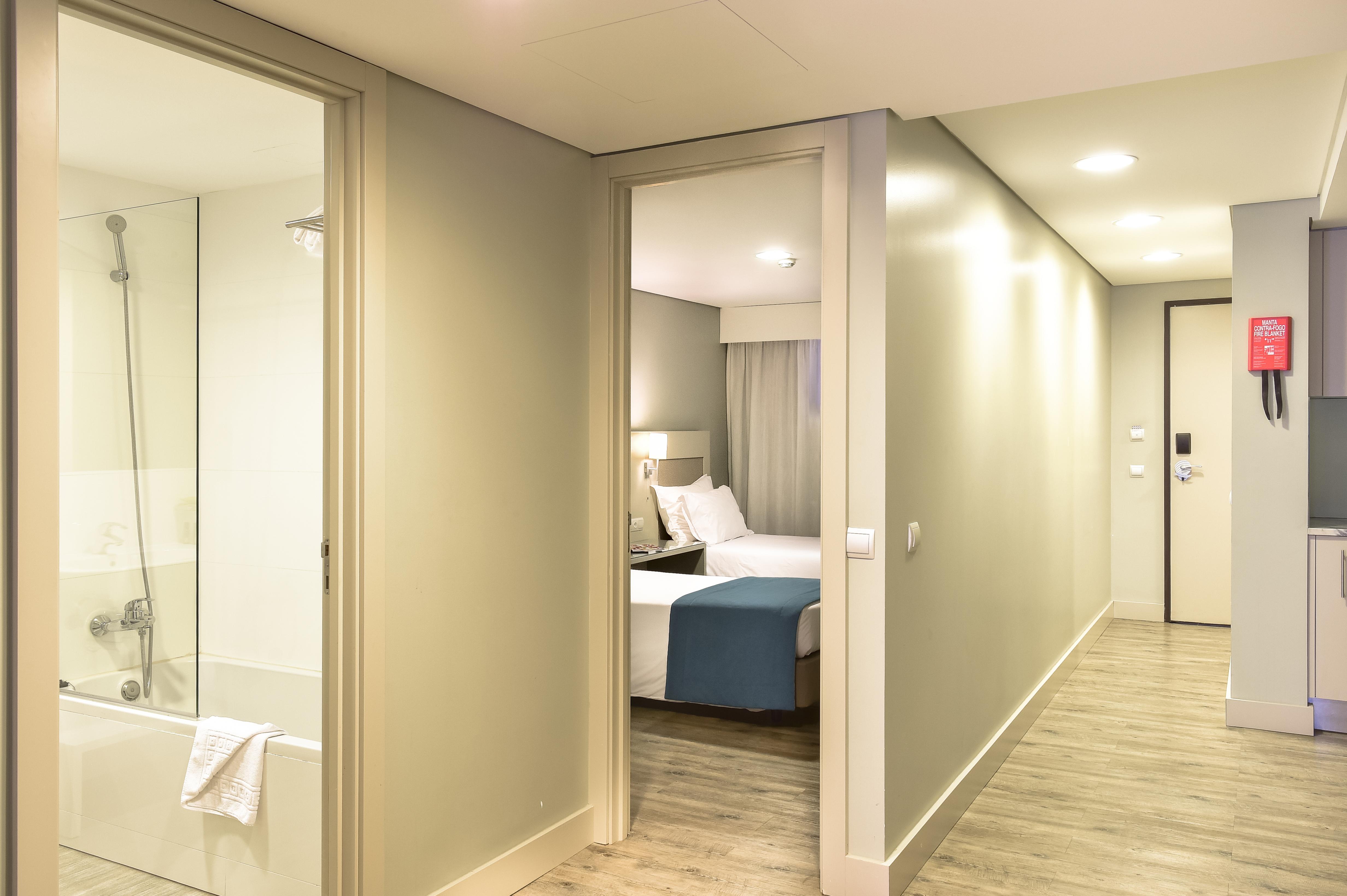 Aparthotel Aqualuz By The Editory 4*
