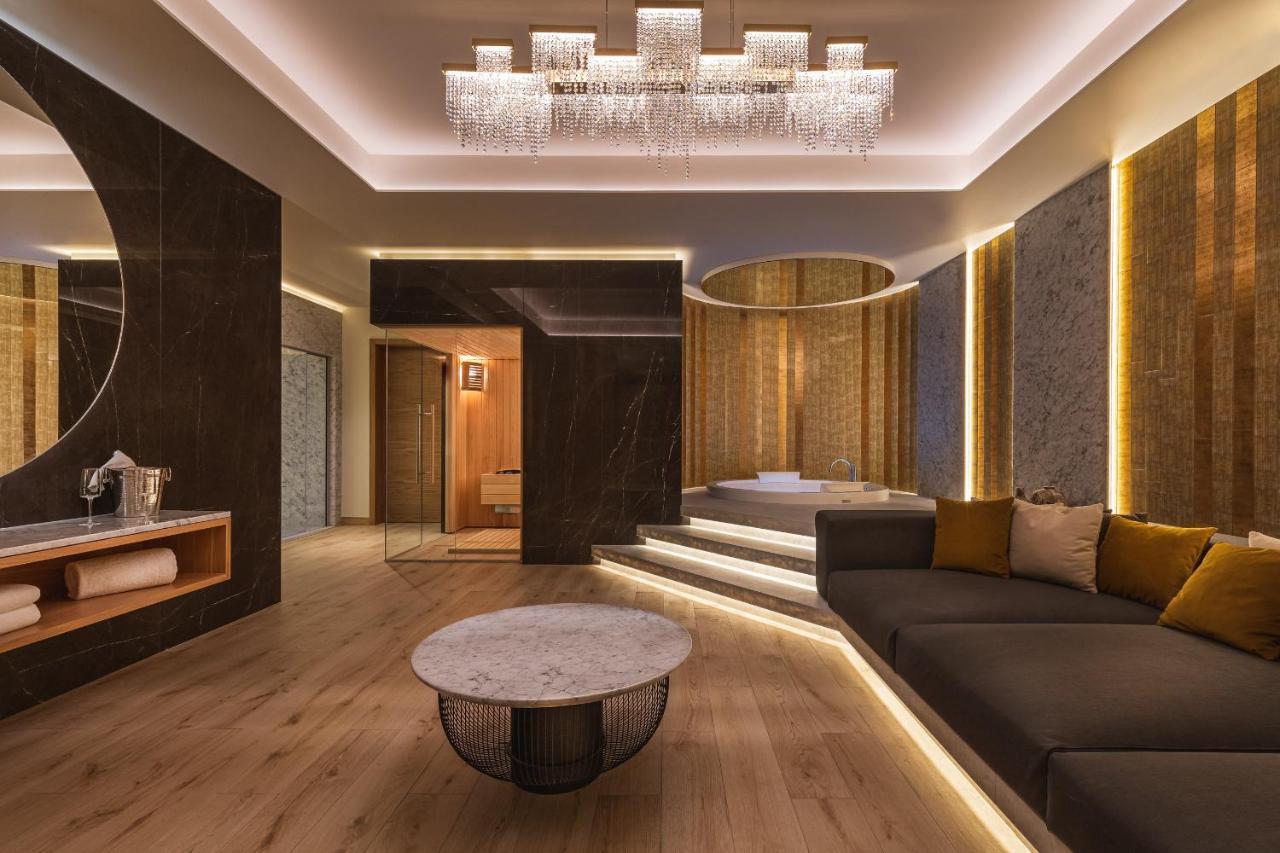 Hyatt Regency Hotel 5*