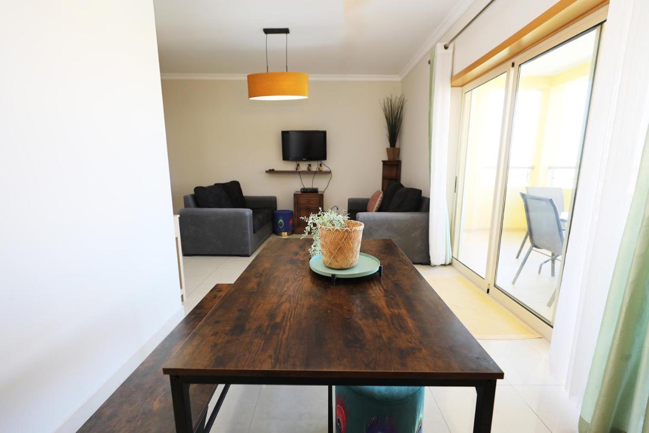 C07 - 3 Bed Luxury Penthouse In Downtown Lagos