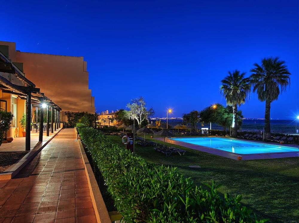 Dom Pedro Aparthotel