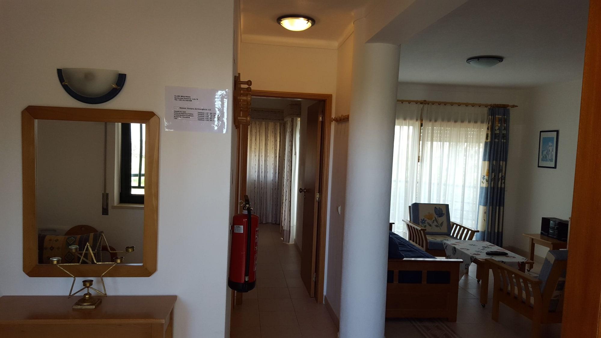 Clube Meia 3* Lagos