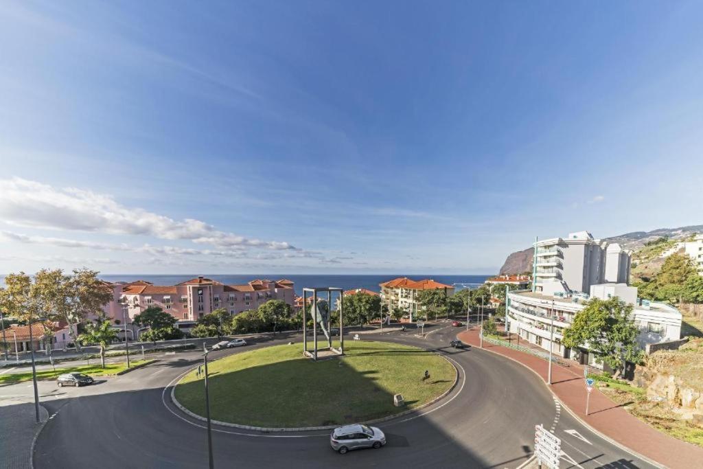 Monumental With Pool By Hr Madeira *