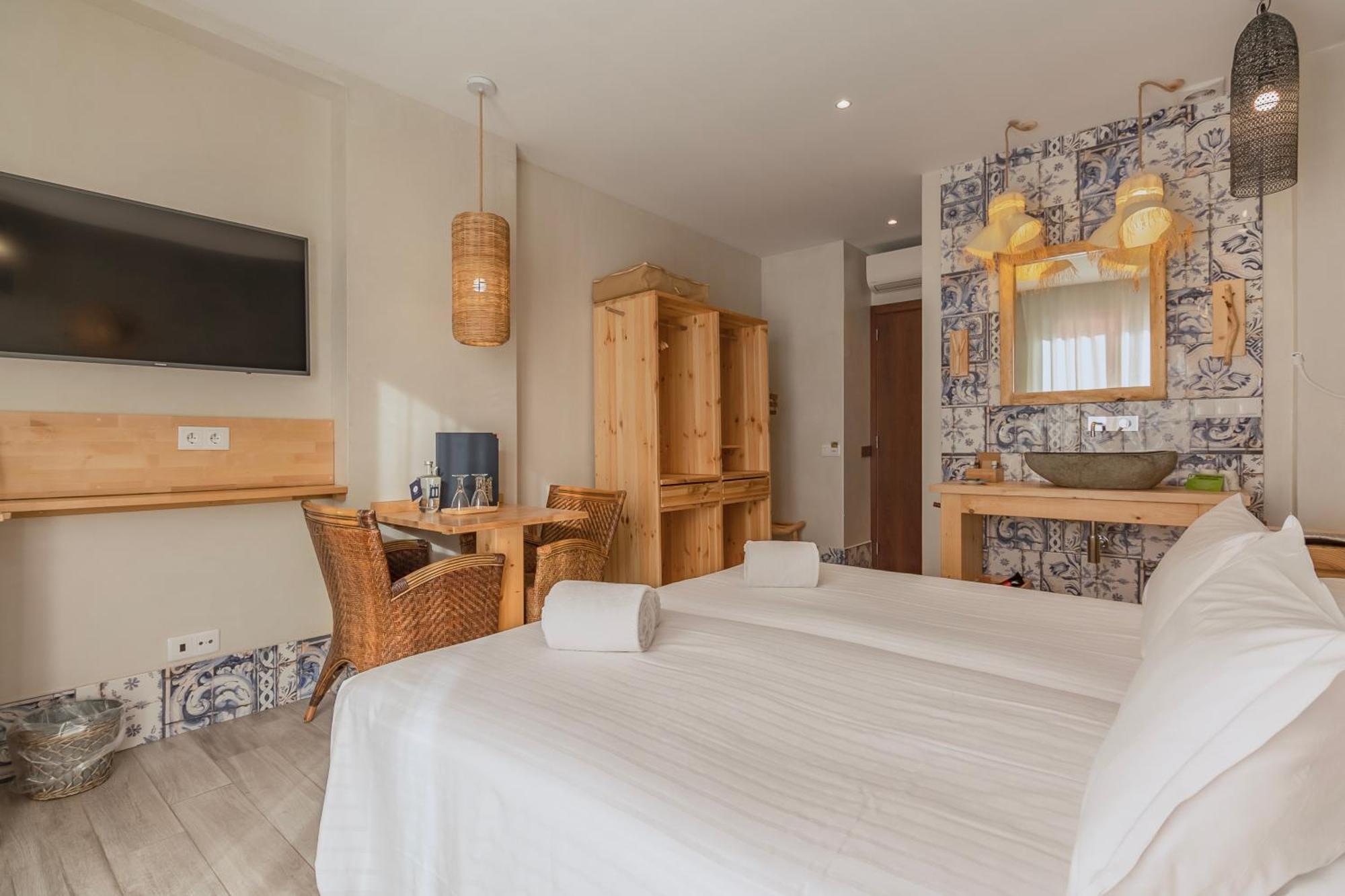 Charming & Dom Manuel I Adults Only Guest house Lagos