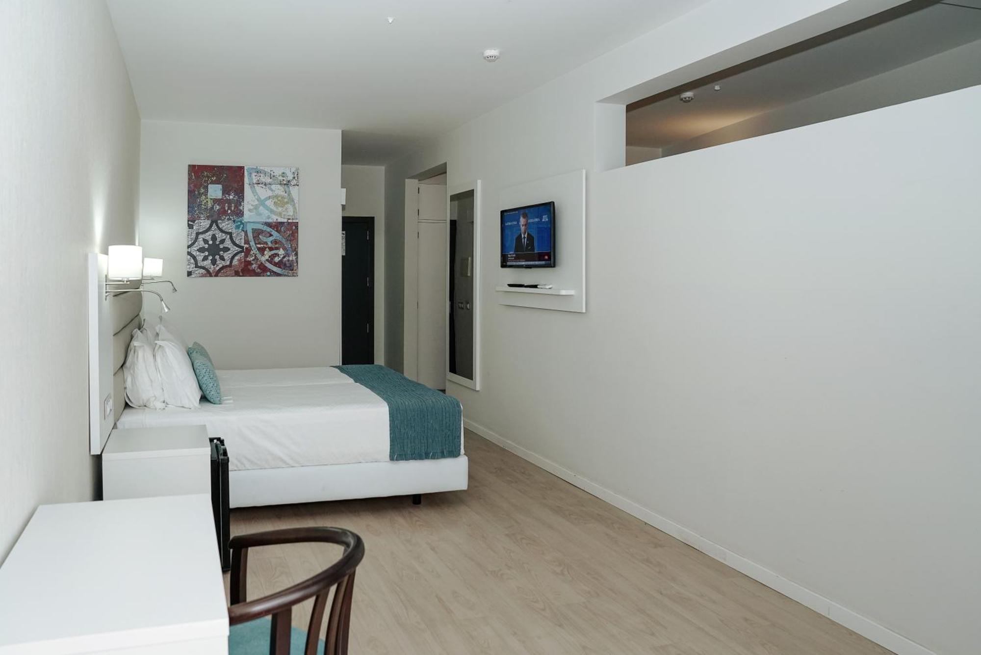 Hotel Carvi 3*