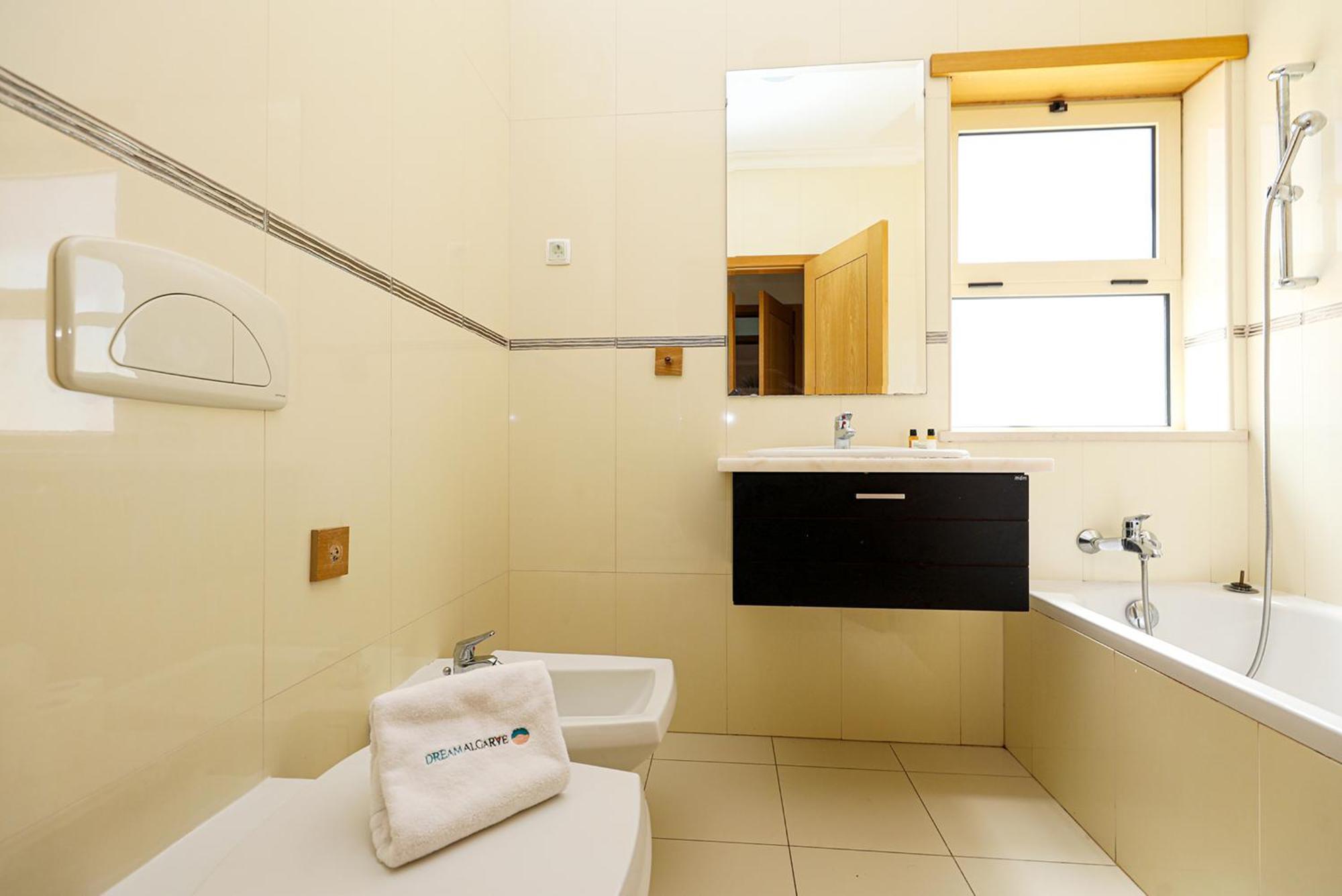 Apartment C07 - 3 Bed Luxury Penthouse In Downtown