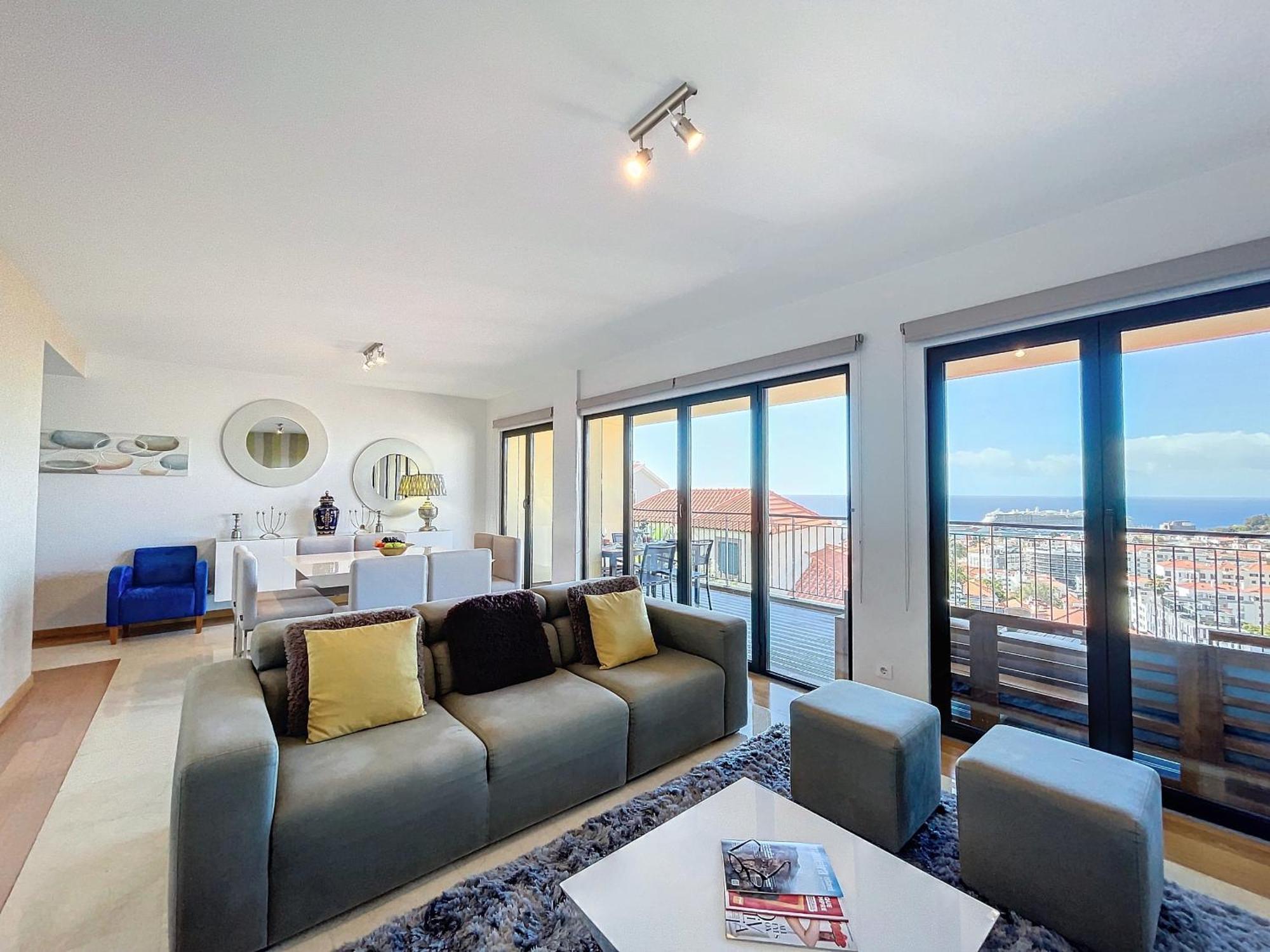 The View By Atlantic Apartment *
