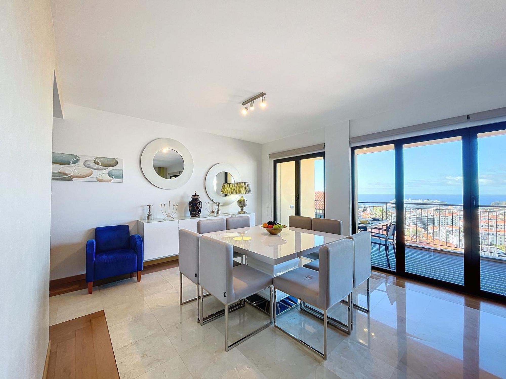 The View By Atlantic Apartment