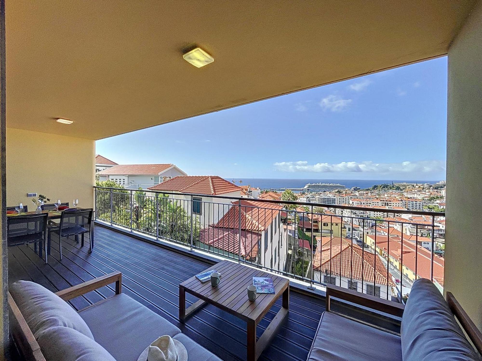 The View By Atlantic Apartment *