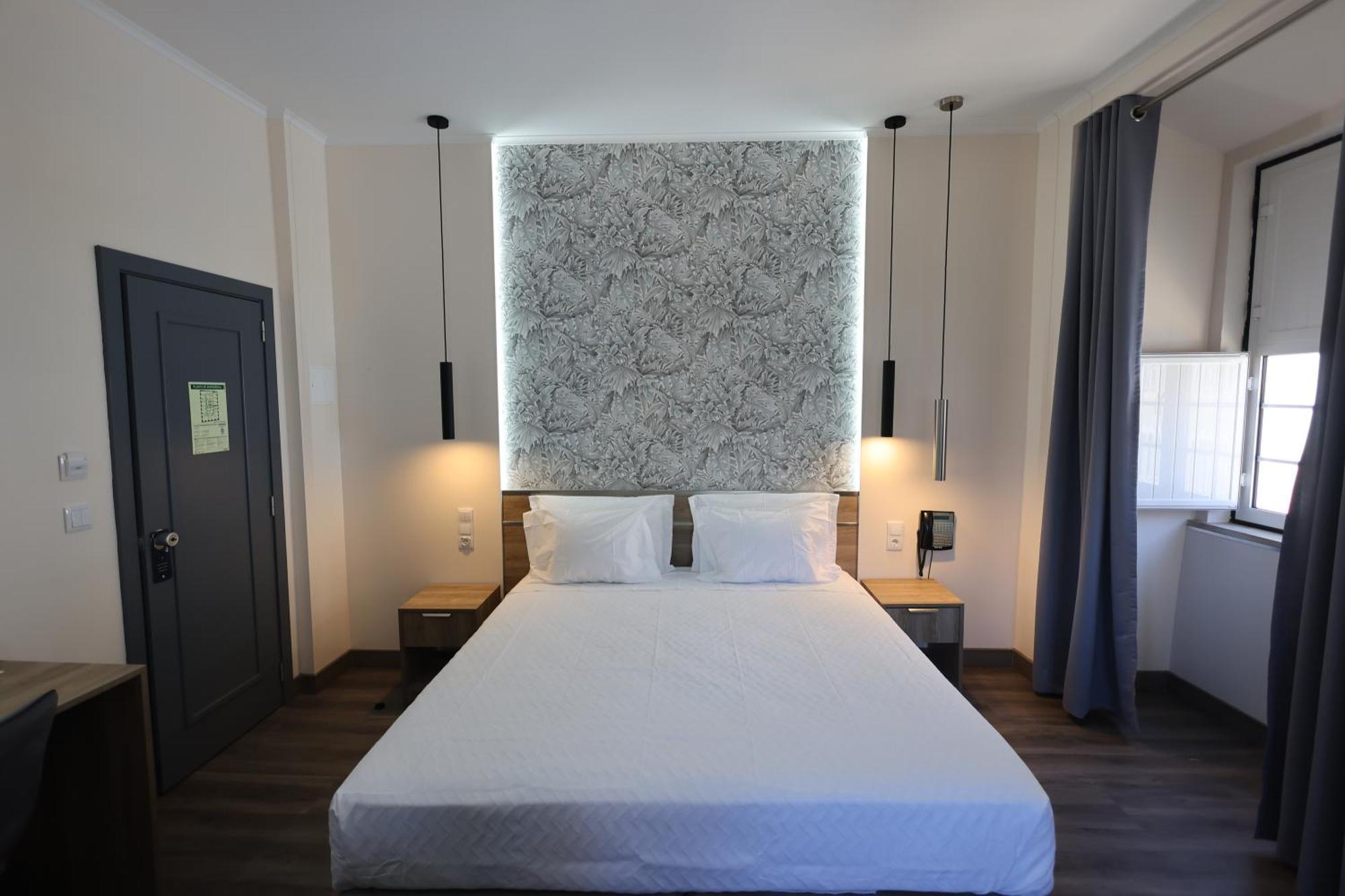 Guest house Pensao Praca Da Figueira 3*