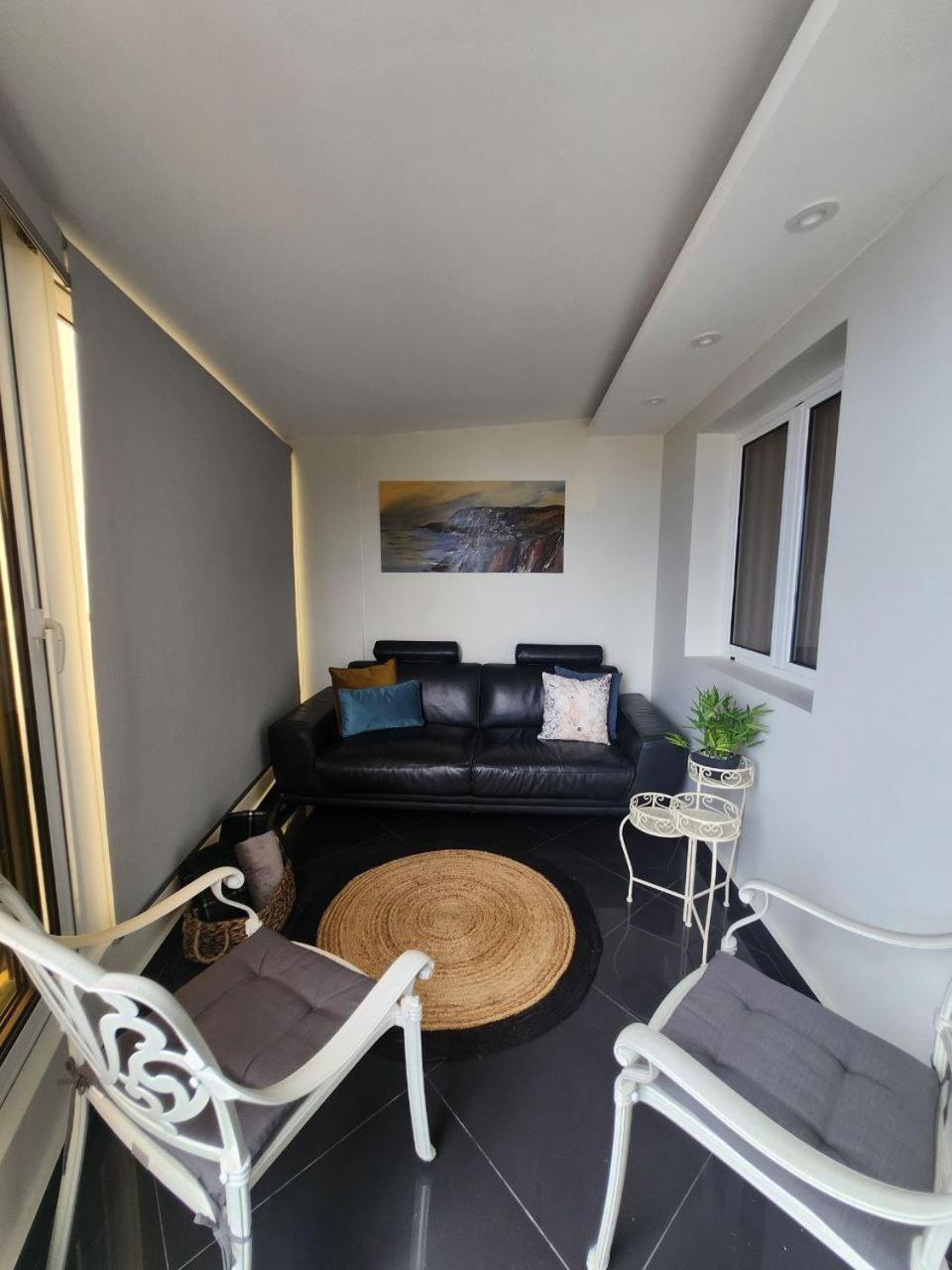Blue Diamond-seaview & Free Park Apartment Funchal (Madeira)
