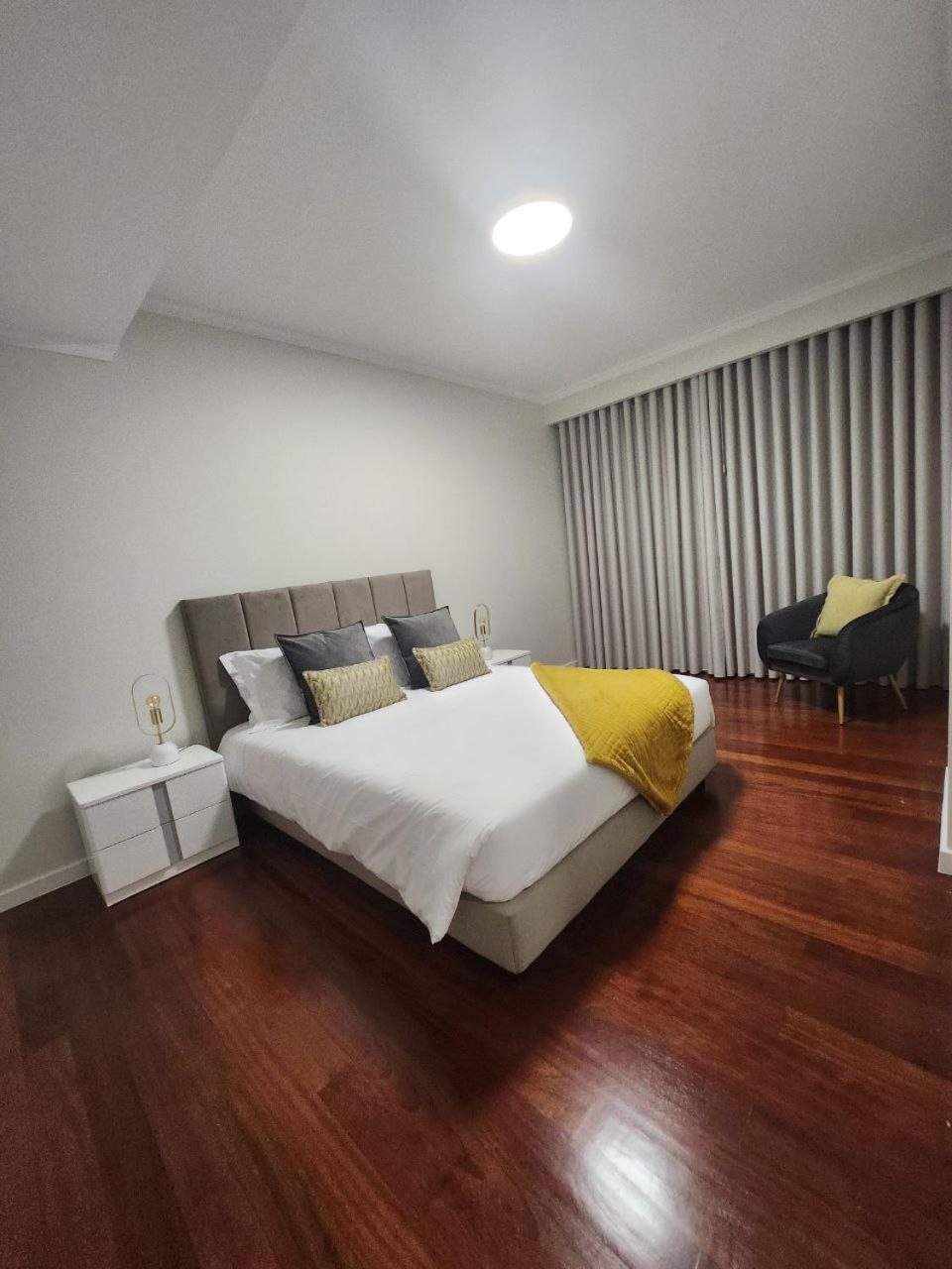Blue Diamond-seaview & Free Park Apartment