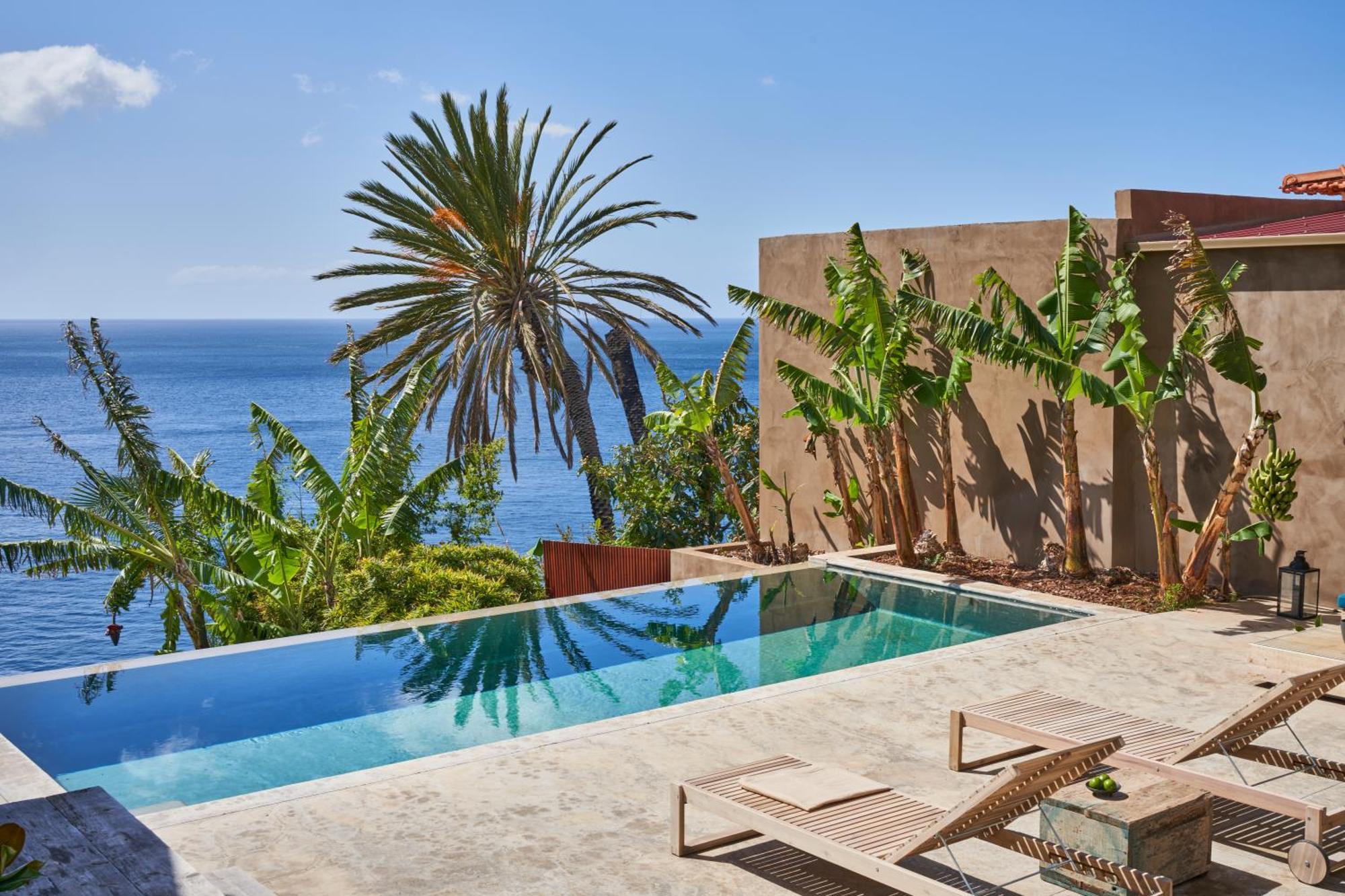 Pirate House Sea Front Private Pool Garden