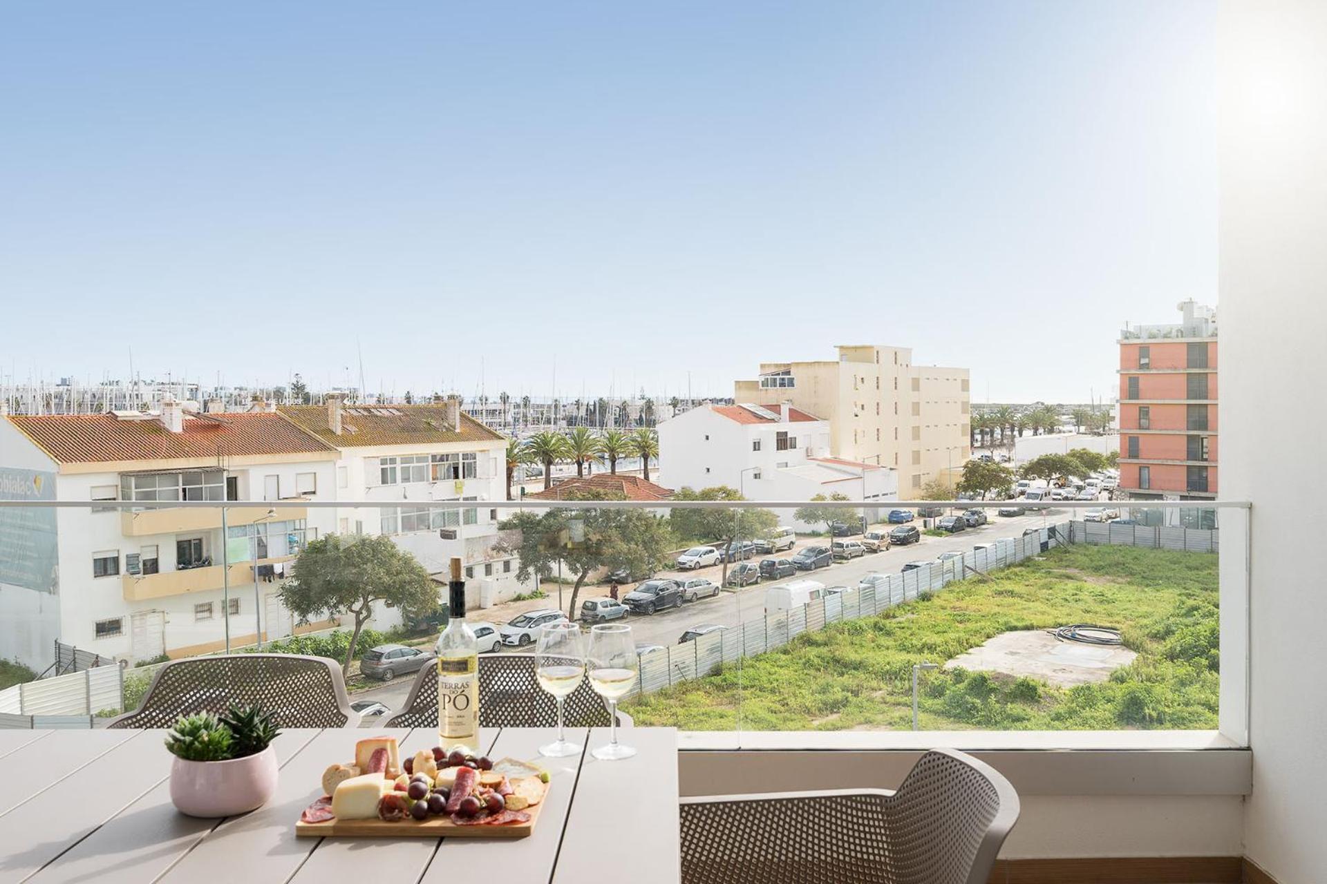 Marina View 3 With Pool By Homing Apartment Lagos