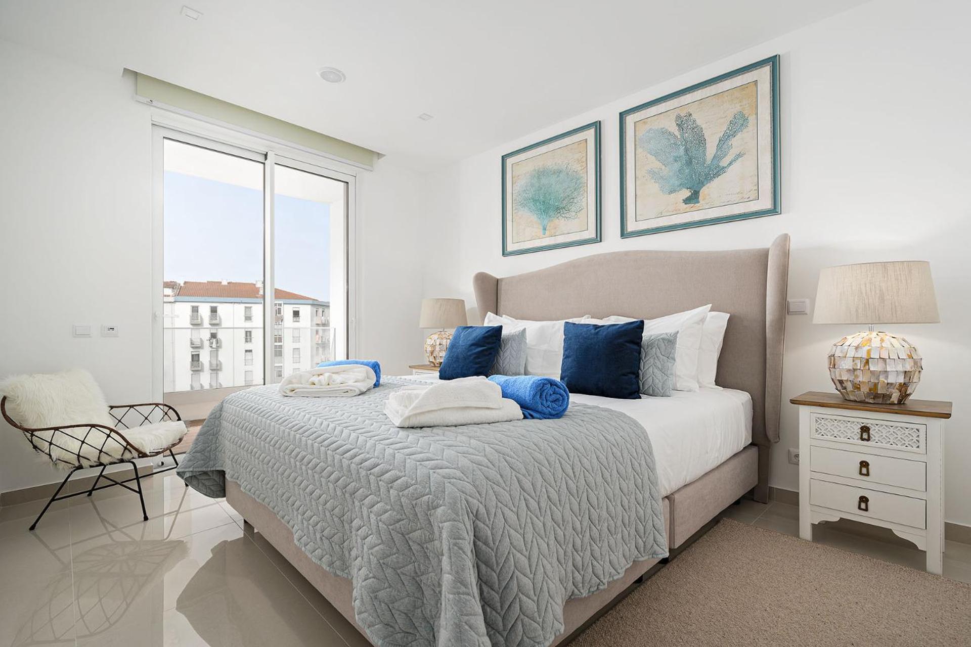 Marina View 3 With Pool By Homing * Lagos