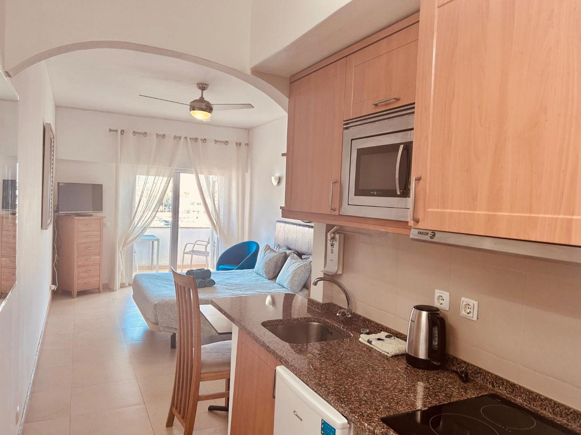 Main Avenue With Marina View Balcony Appartement Lagos