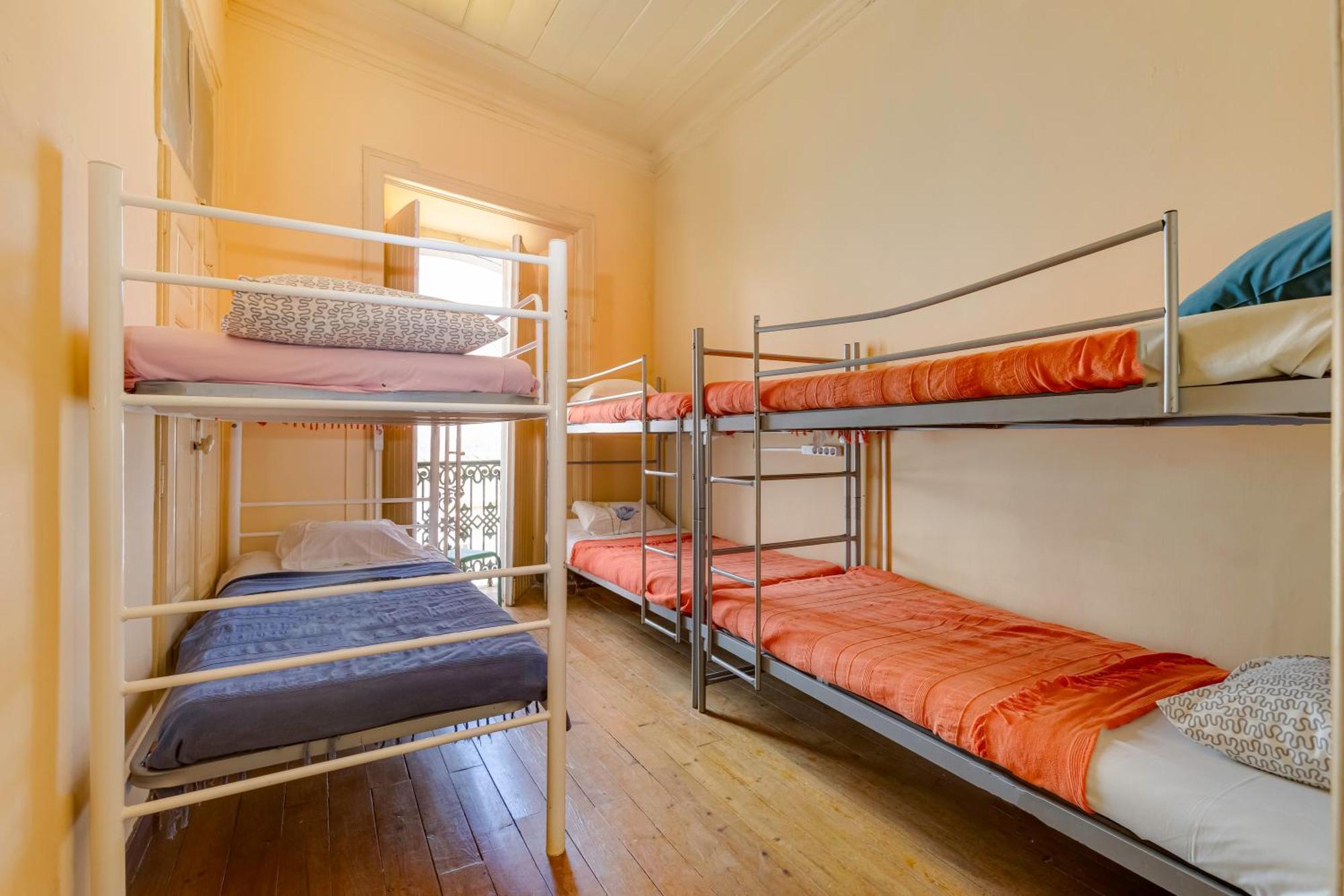 Suntrap Hostel *