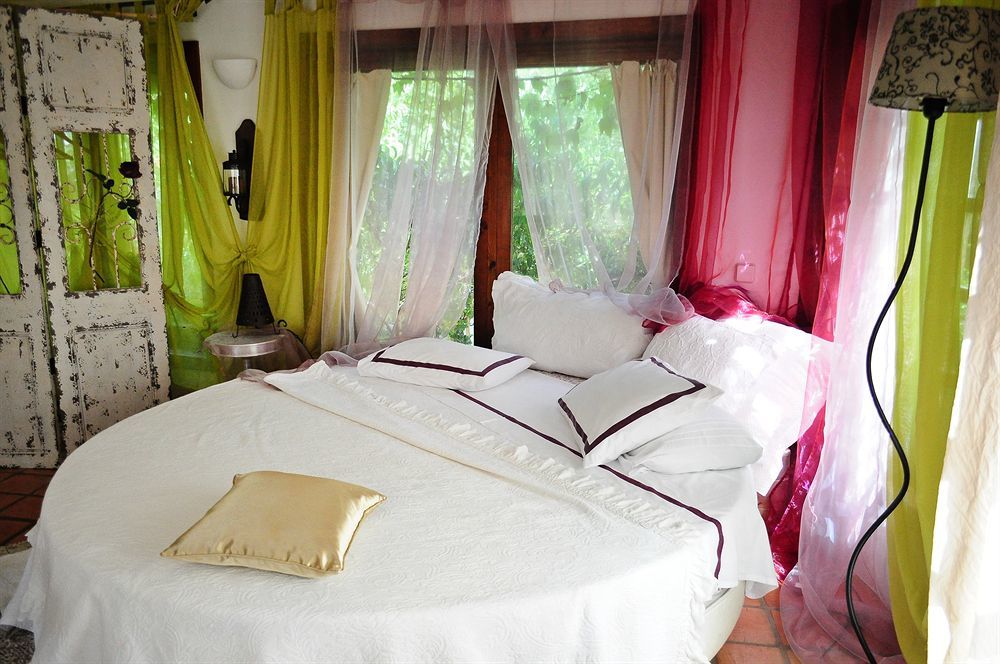 Uma Casa A Beira Sol Bed & Breakfast