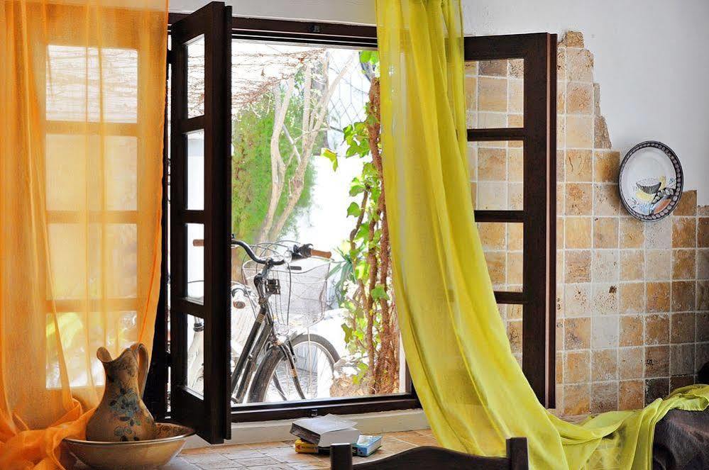 Uma Casa A Beira Sol Bed & Breakfast