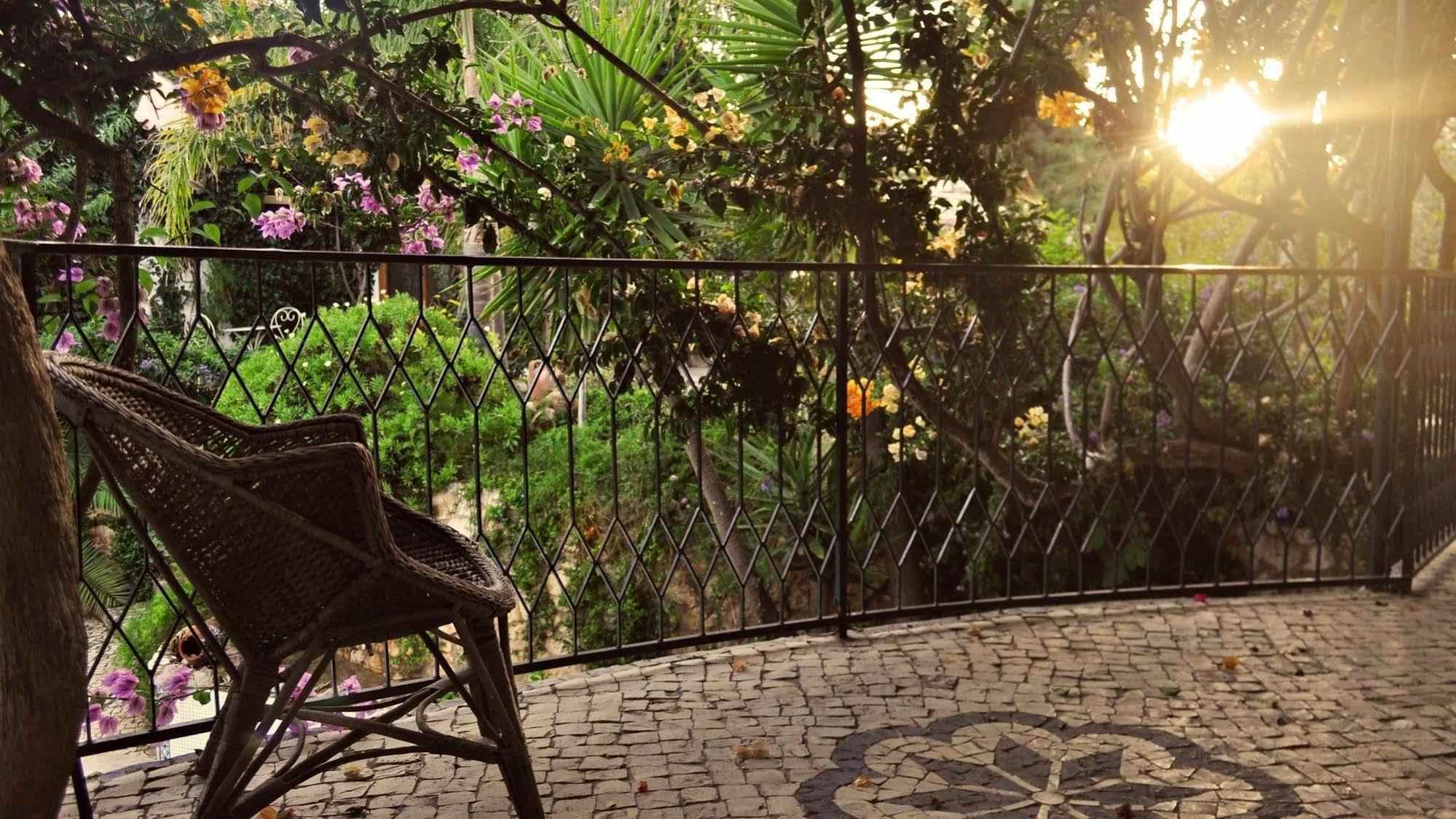 Uma Casa A Beira Sol 3*