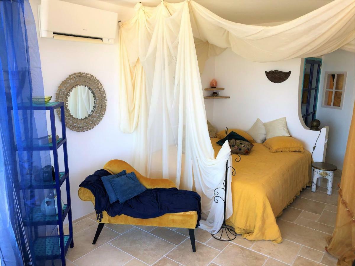 Uma Casa A Beira Sol 3*