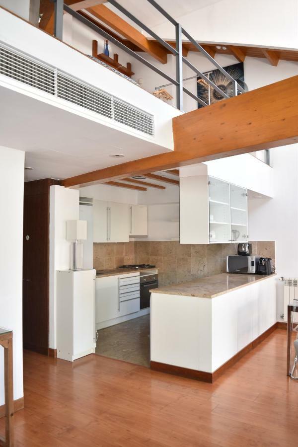 Appartement Architect-designed Loft In A Historic Hilltop Neighborhood Lissabon