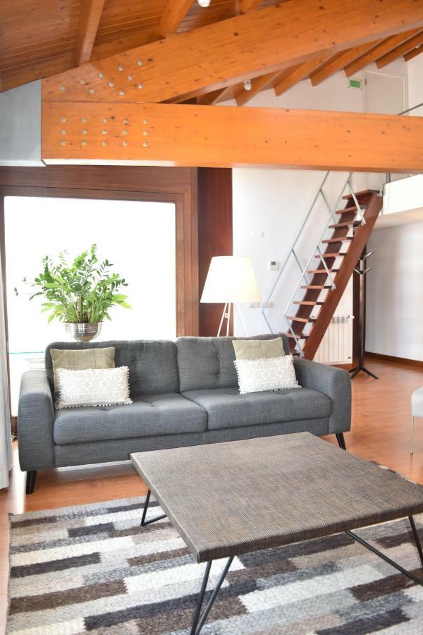 Architect-designed Loft In A Historic Hilltop Neighborhood Lissabon