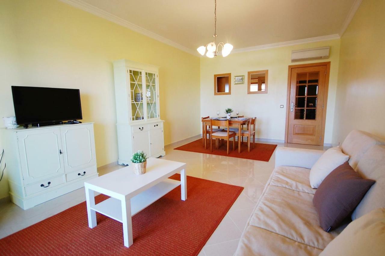 Apartment Coelha - Pool - Free Wi-fi - Air Con