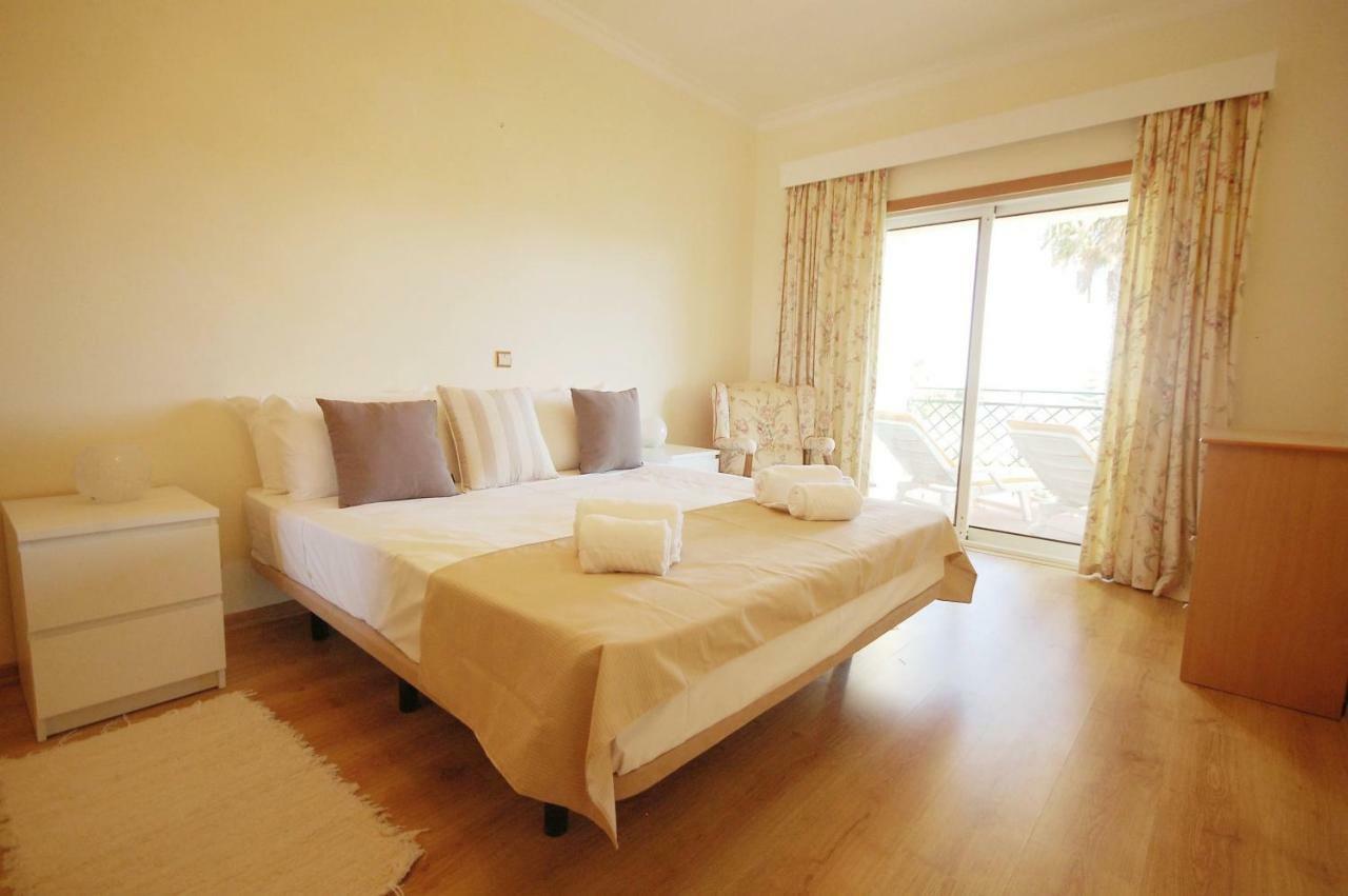 Apartment Coelha - Pool - Free Wi-fi - Air Con