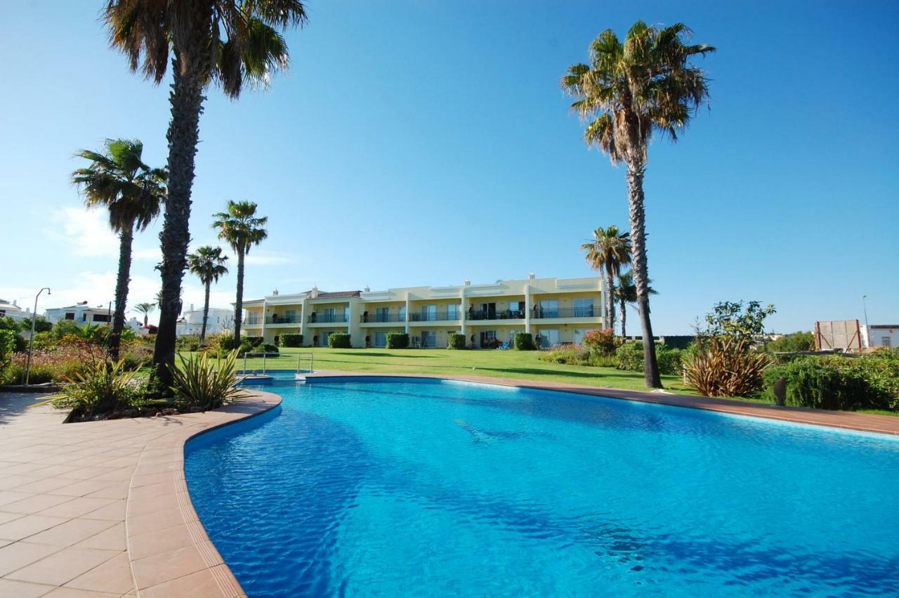 Apartment Coelha - Pool - Free Wi-fi - Air Con *