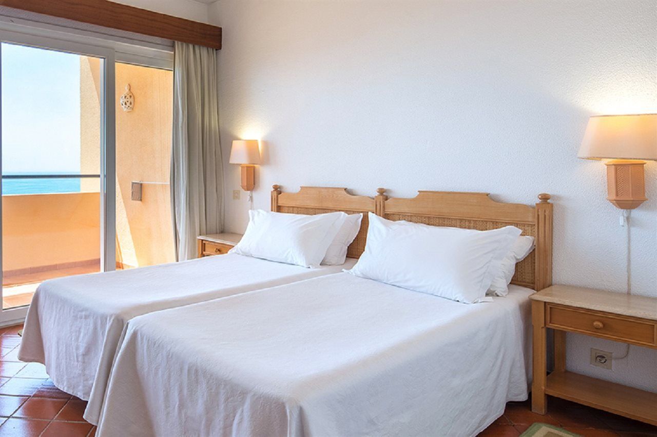 Aparthotel Dom Pedro 3*