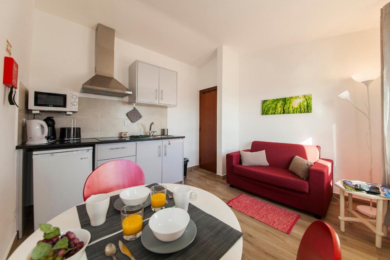 A38 - Rising Sun Top-floor Flat Apartment