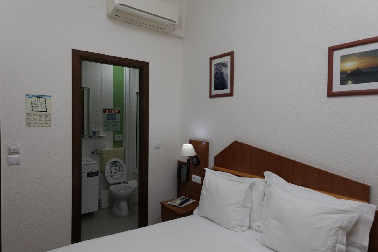 Pensao Praca Da Figueira Guest house