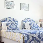 Petunia - Guest House