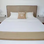 Home For Travellers Ll