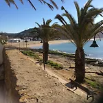 Beach Front/Waterside Apartment