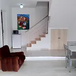 Simon\'S Place