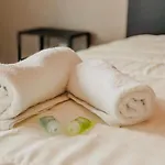 Spa Apartment Near The Beach And Marina