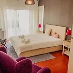 Spa Apartment Near The Beach And Marina