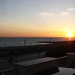 Front Sea Apartment
