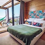 Calheta Glamping Pods - Nature Retreat