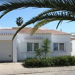 Villa Meia-Praia